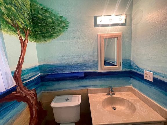 Downstairs half-bath