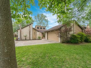 3803 Trailwood Dr, Baytown, TX 77521