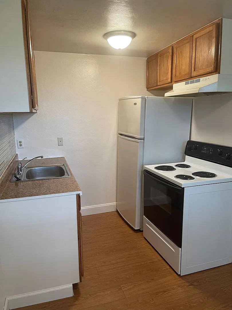 Building Photo - 2125 Suburban Rd #A-F