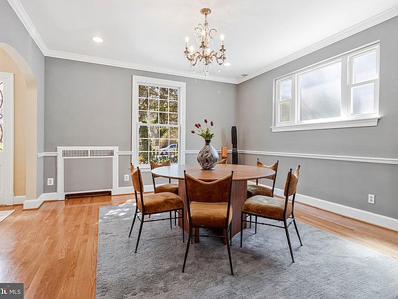5th image of 2739 Chesapeake St NW