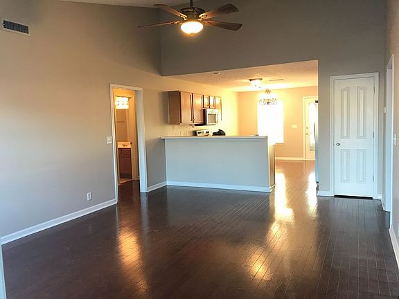 3rd image of 1245 Eastwoods Dr