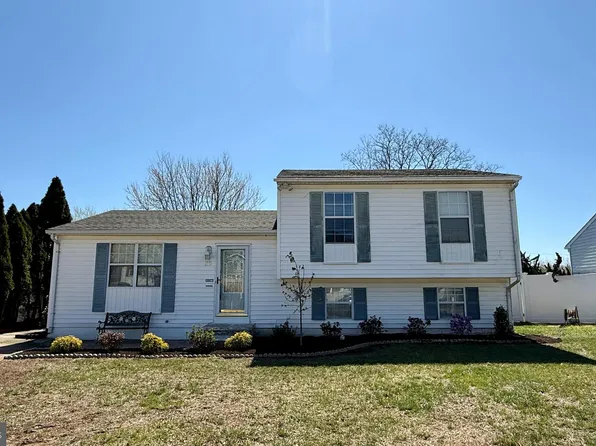 29 Old Fence Ln, Newark, DE 19702