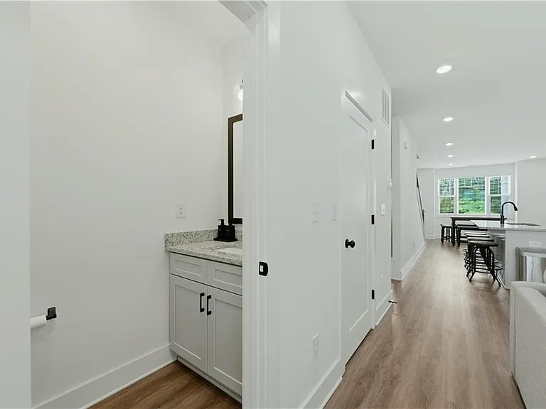 104 Mission Way — Photo 11