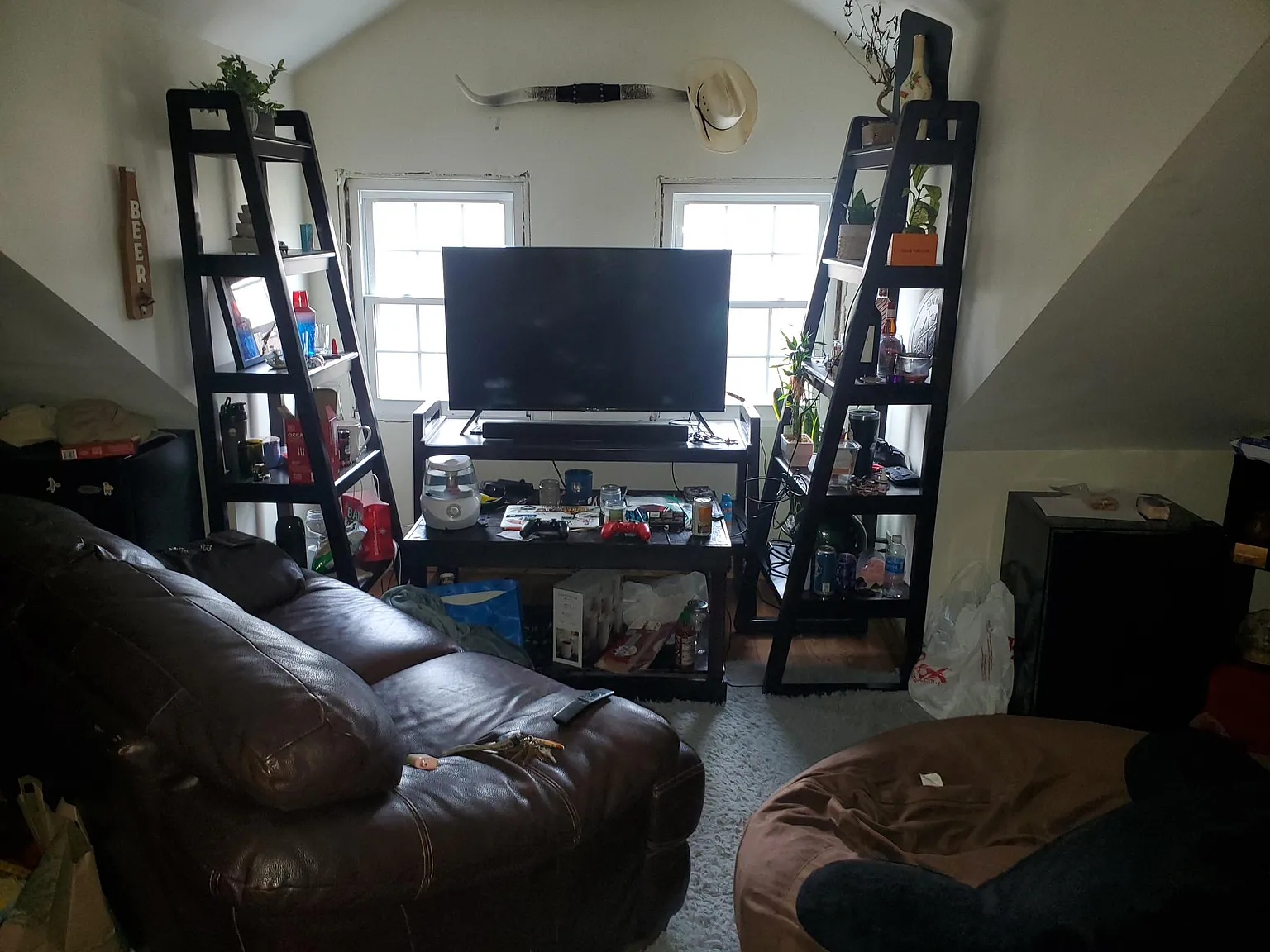 8 bed, 3250 sqft, $7,200 — Photo 4