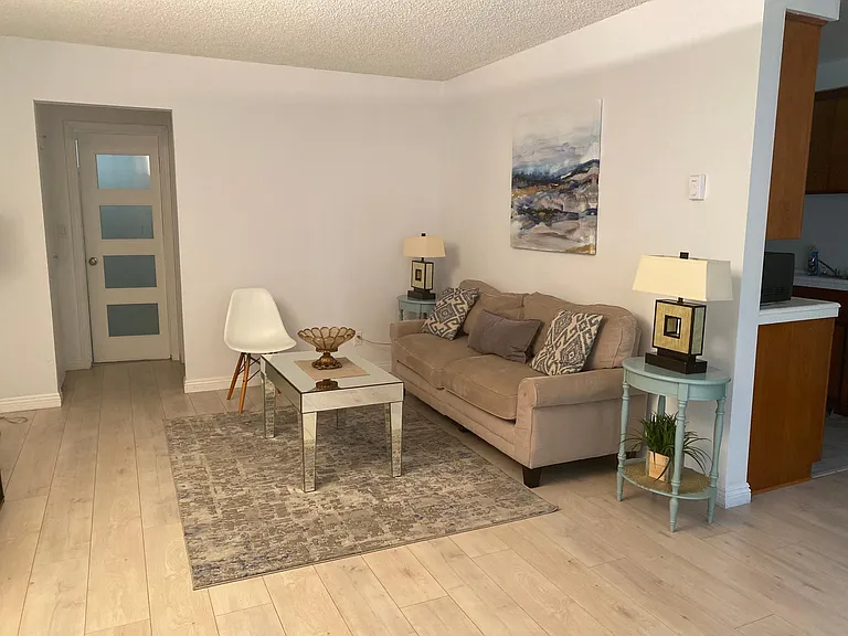 1228 S Saltair Ave #4 — Photo 19