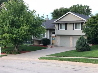 21102 Old Coach Rd, Elkhorn, NE 68022