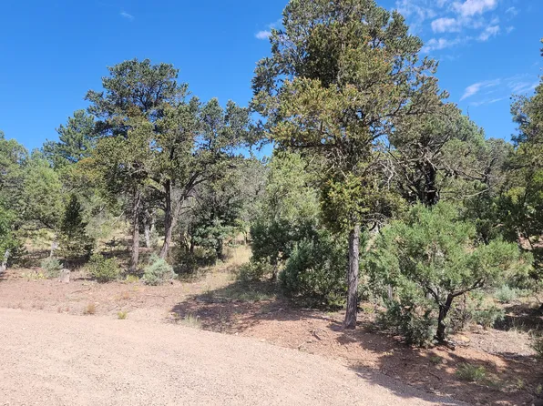 28 Pinon Dr, Cedar Crest, NM 87008