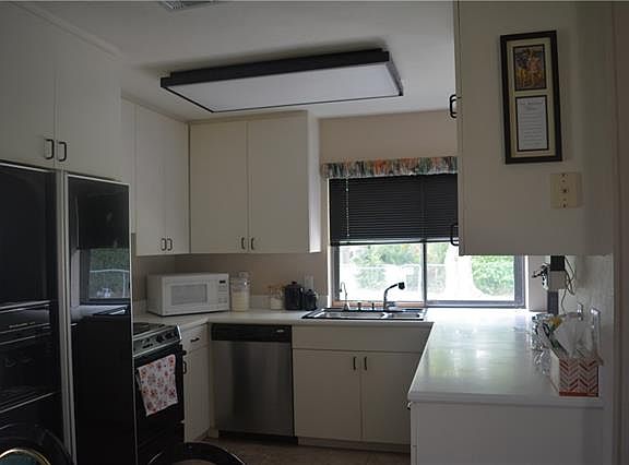 2nd image of 422 Brookview Dr