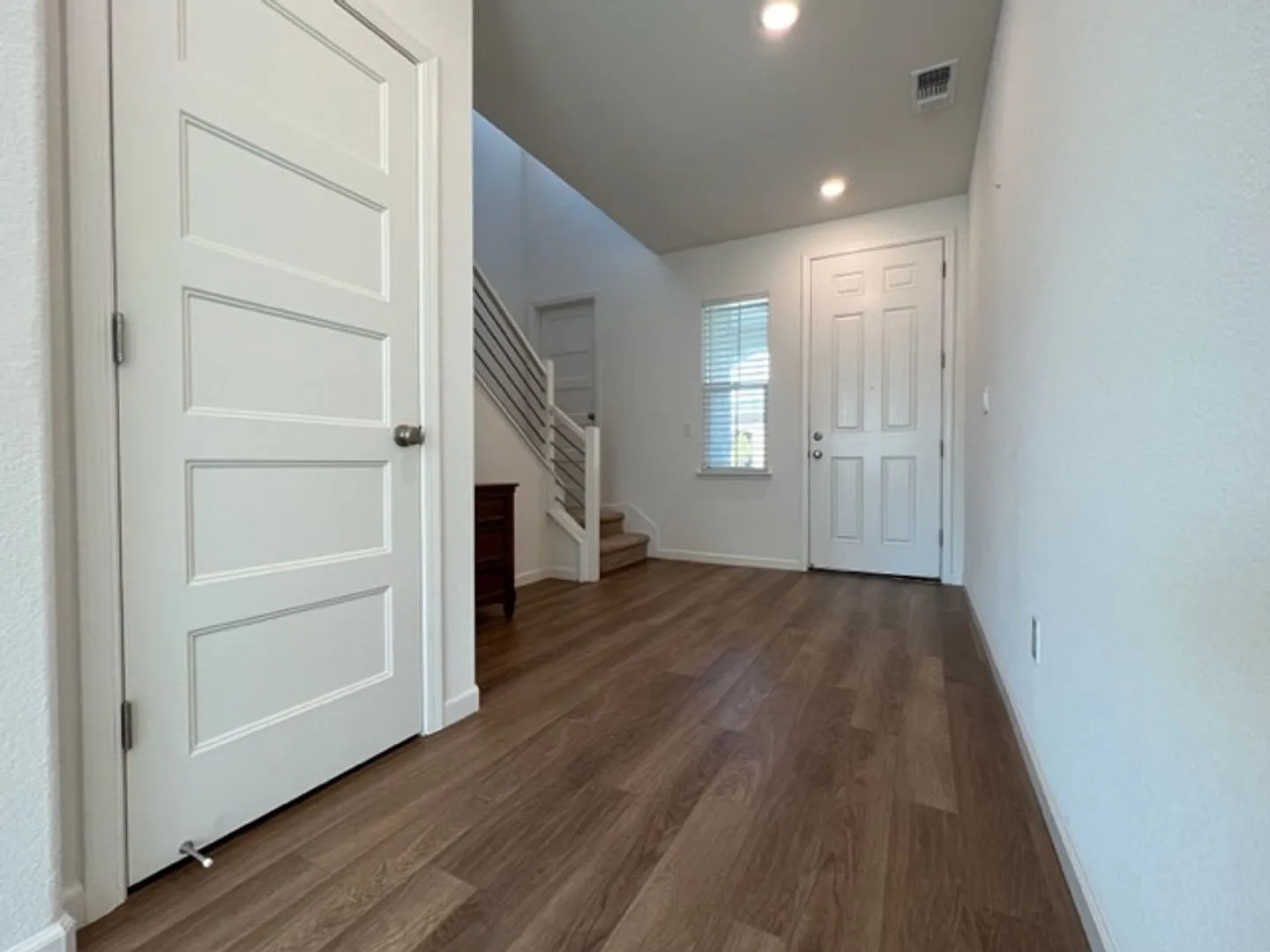 Gorgeous 4 Bedroom, 3 Bathroom Home in Oakley with SOLAR! — Photo 3
