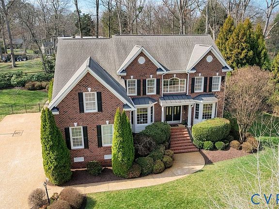 3rd image of 593 Raleigh Manor Rd