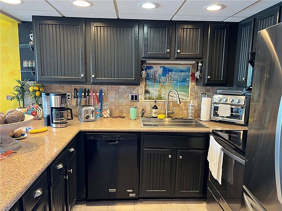 3rd image of 202 Reef Ave APT 500