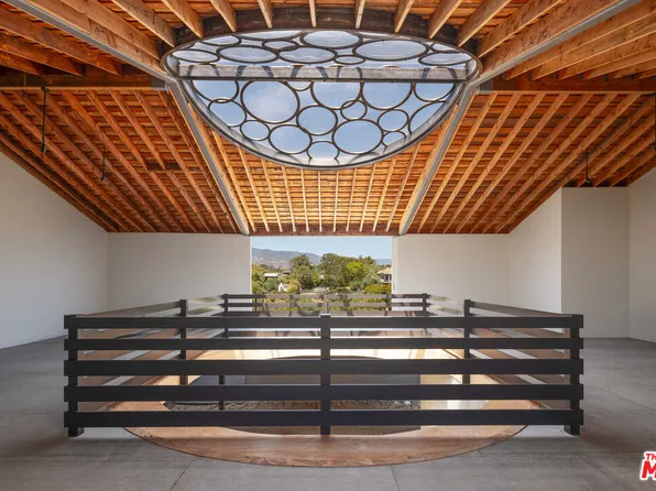 28867 Grayfox St, Malibu, CA 90265