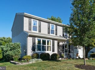 327 Huckleberry Ln, Harleysville, PA 19438