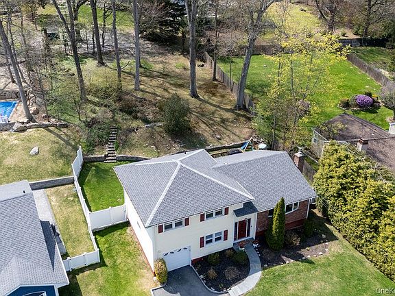 5th image of 461 Stratton Road