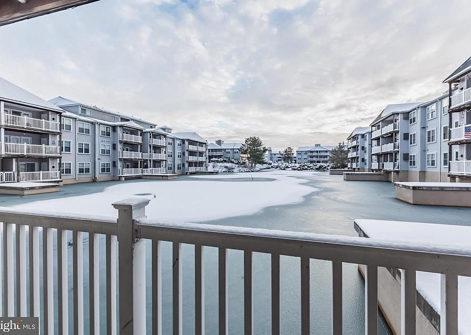 2nd image of 1100 Waters Edge Dr