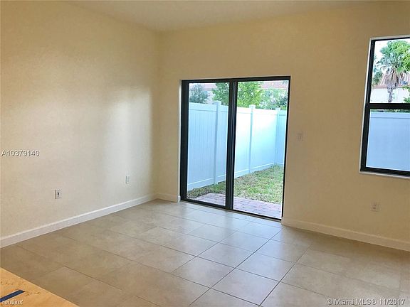4th image of 3276 W 92nd Pl
