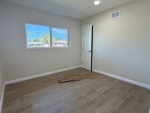 5th image of 1616 Royal Ave