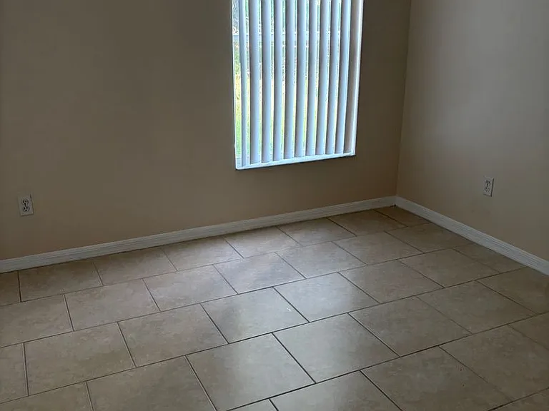985 Scenic View Cir — Photo 14