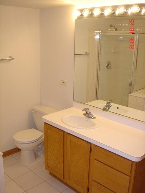 2nd image of 972 W Cuyler Ave #3