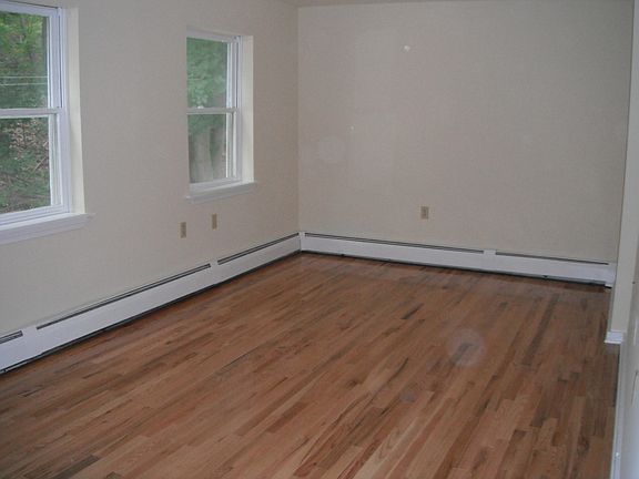 4th image of 38 Derby Ave #1