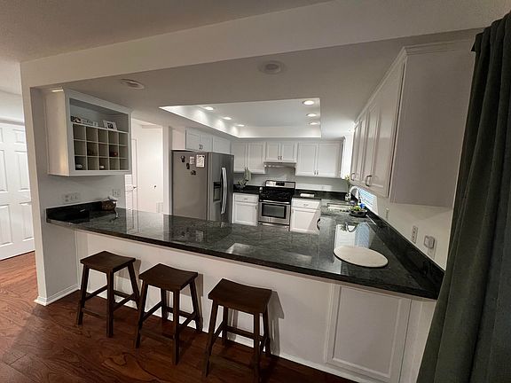 4th image of 505 Manhattan Beach Blvd #0