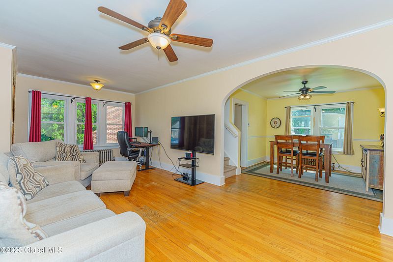 5th image of 1017 Vincent Avenue