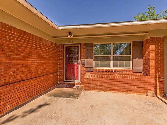 3rd image of 1656 Beechwood Ln