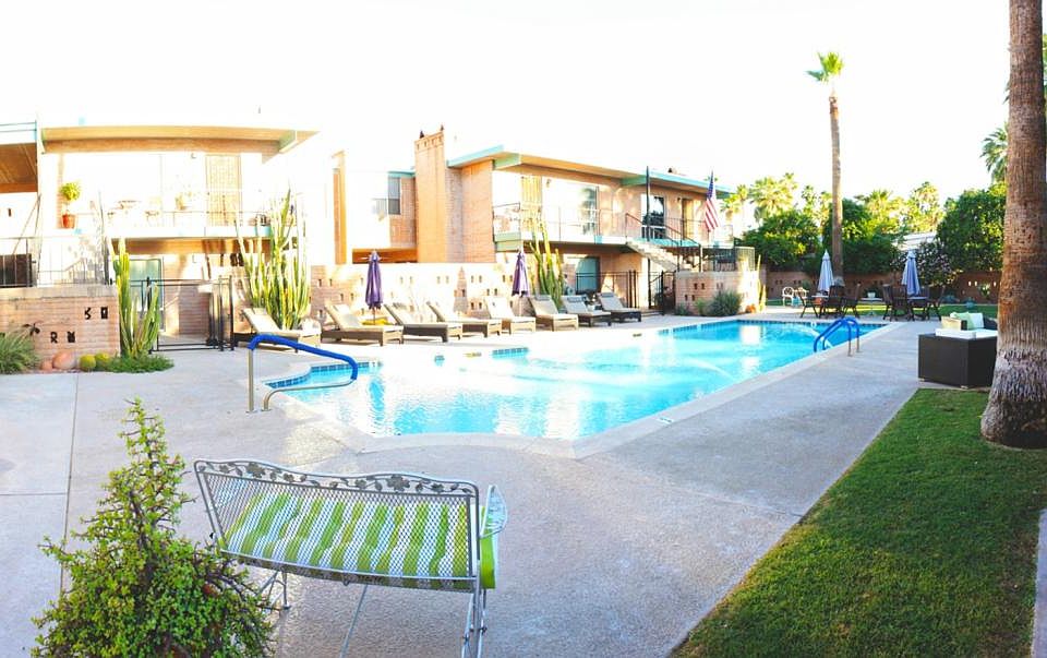 Pool & Courtyard