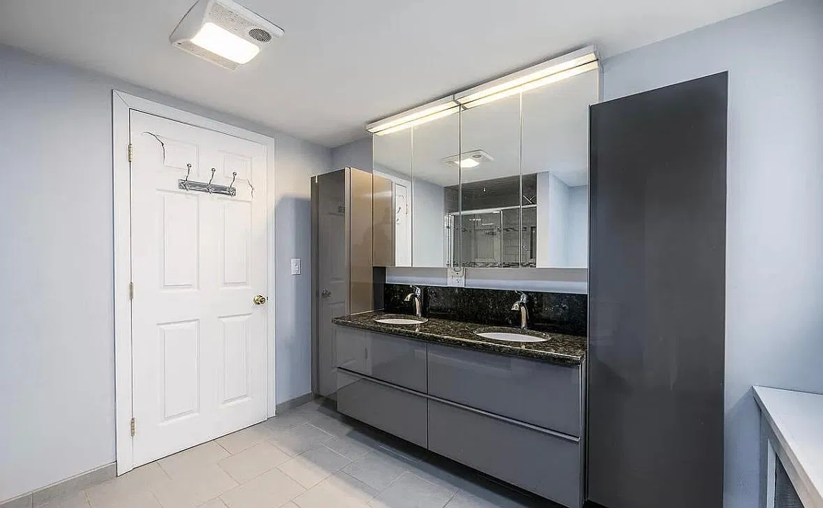 5 bed, 3.5 bath, 2603 sqft, $2,895 — Photo 2