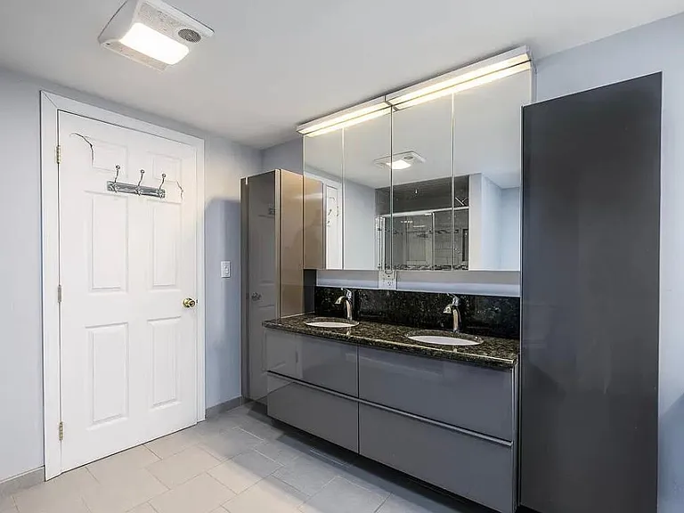 1146 Vine St — Photo 2