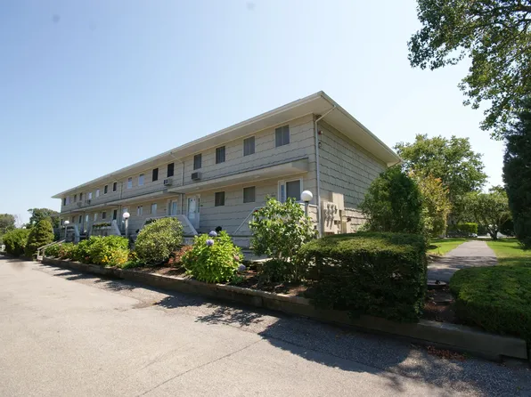 3001 Mitchell Rd, Westhampton Beach, NY 11978