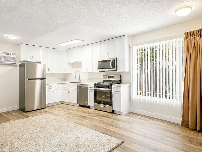 MC 6861 Sepulveda Properties, LLC — Photo 5