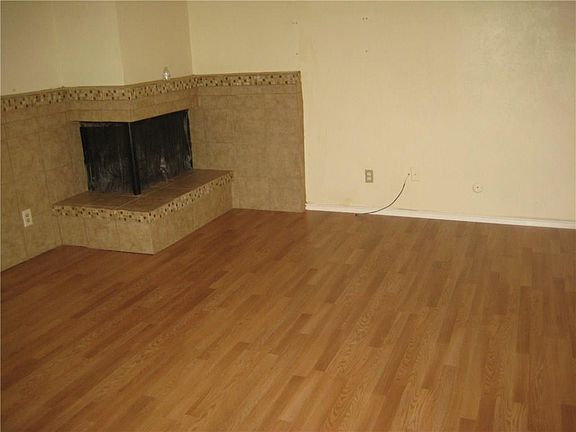 3rd image of 156 Village North Dr #156