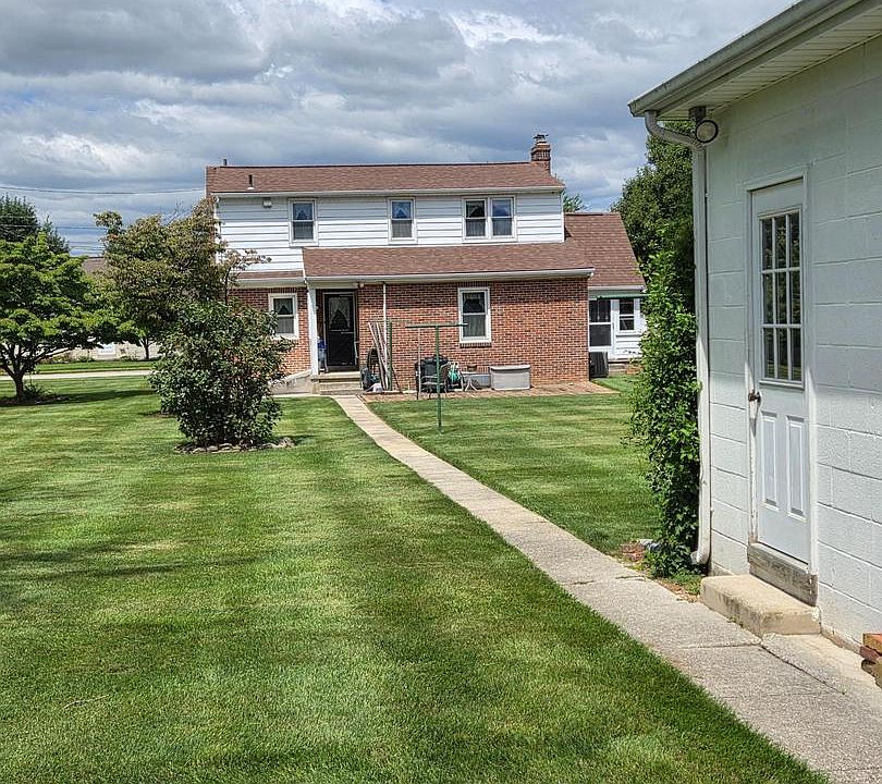 2nd image of 413 Penn St