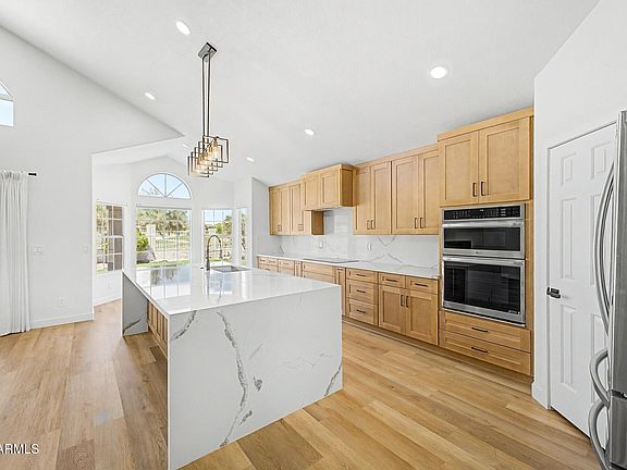 5th image of 1426 E AMBERWOOD Drive