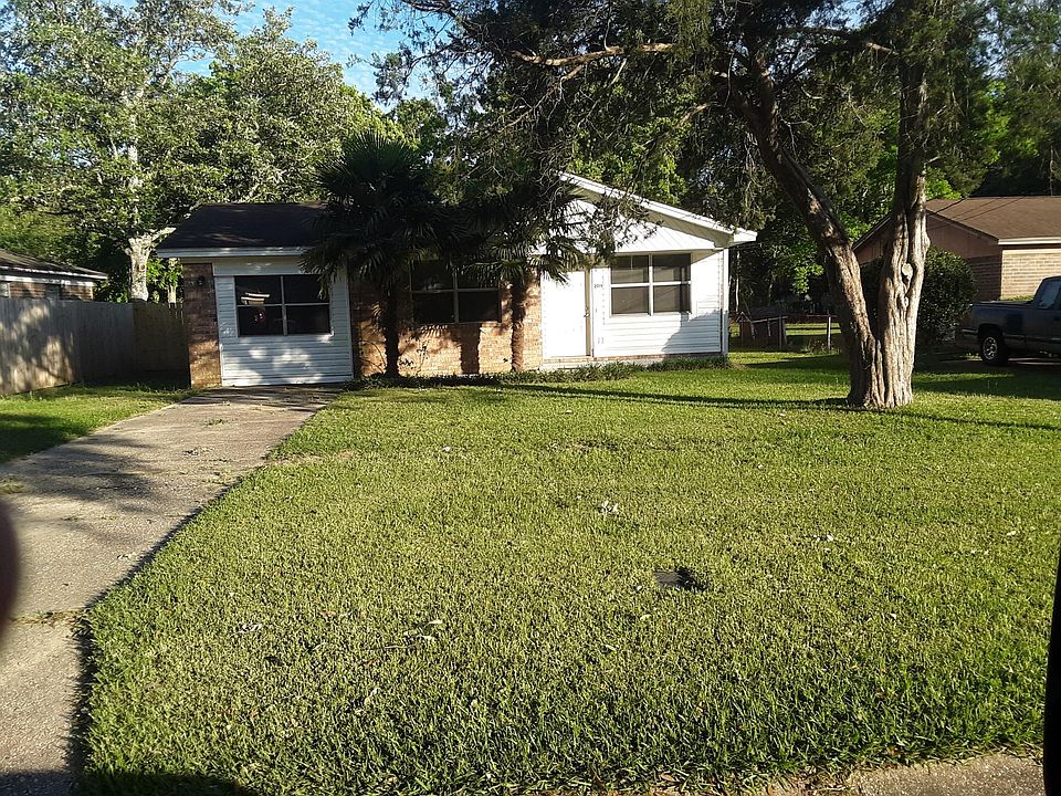 1st image of 2019 Woodbury Dr