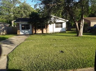 2019 Woodbury Dr, Cantonment, FL 32533