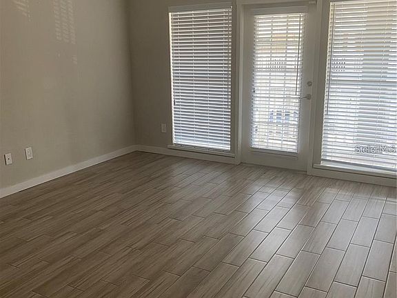 5th image of 4811 Bayshore Blvd Unit 103