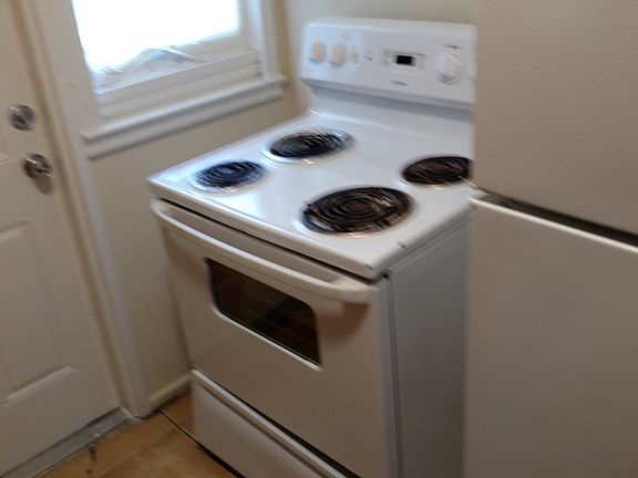 3rd image of 822 30th Ct