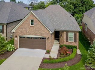 4109 Ashton Dr, Auburn Hills, MI 48326