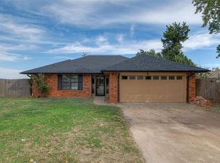 810 N Oak Branch Ct, Mustang, OK 73064