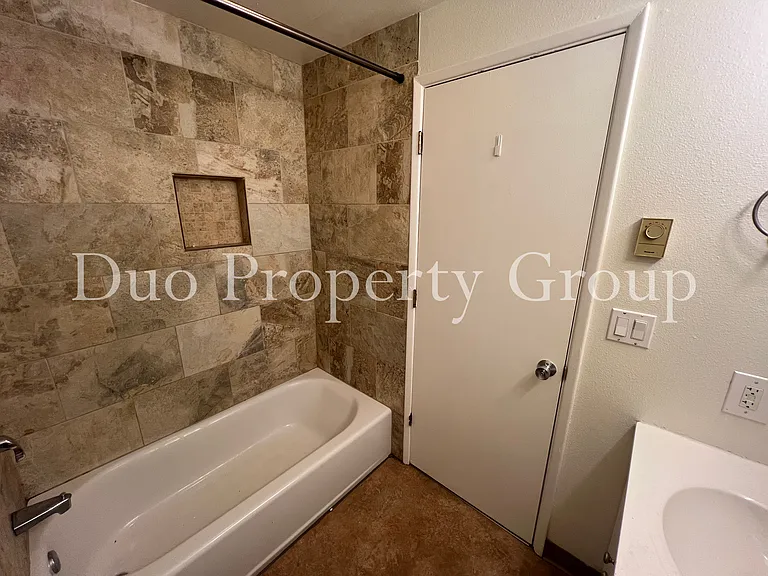 2035 Harvard Dr — Photo 13