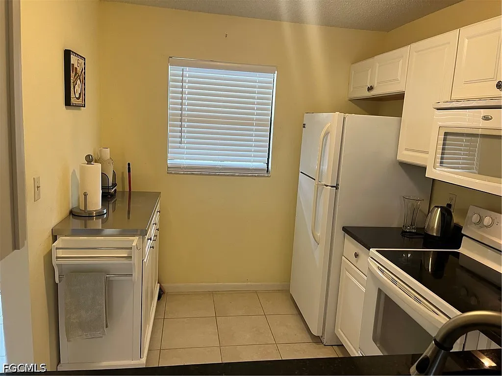2 bed, 2.0 bath, 808 sqft, $1,450 — Photo 4