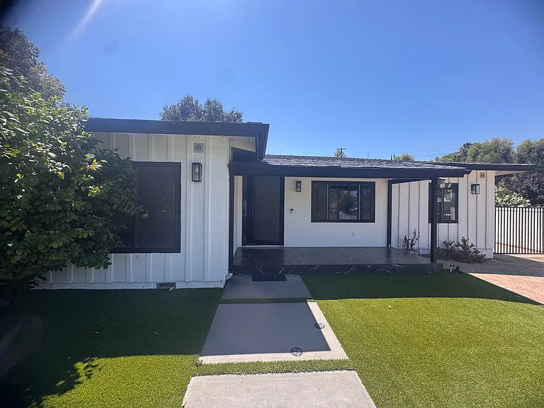 4825 San Feliciano Dr — Photo 5