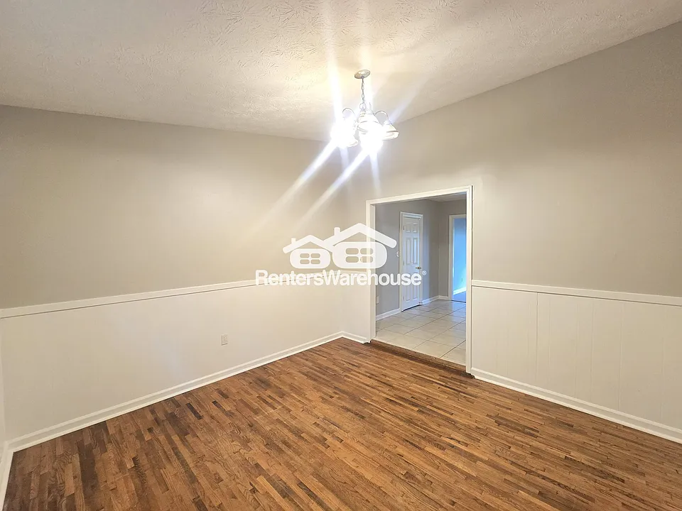 1593 Tanager Cir