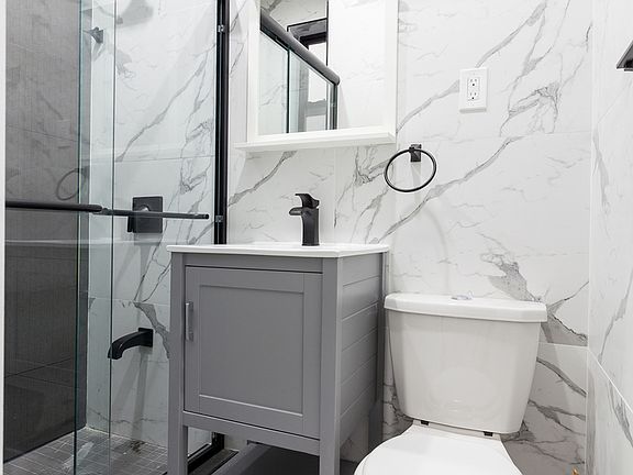 5th image of 309 W 99th St #51