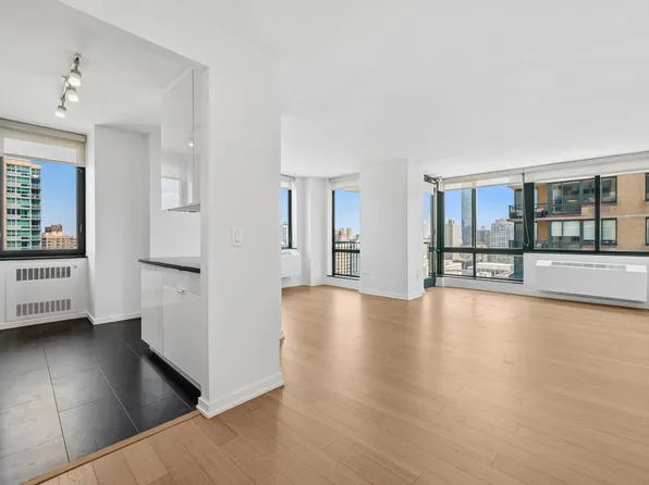 75 West End Avenue image 1 of 36