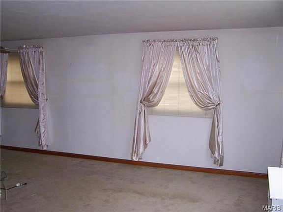 4th image of 624 Karess Dr