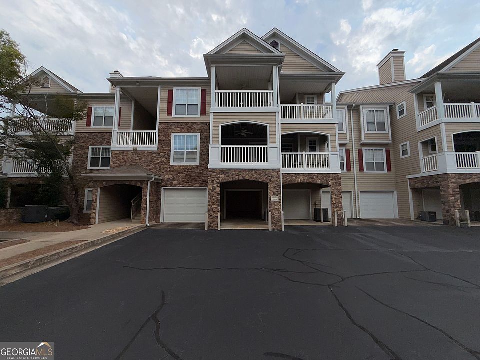 1st image of 522 Sandringham Dr #522