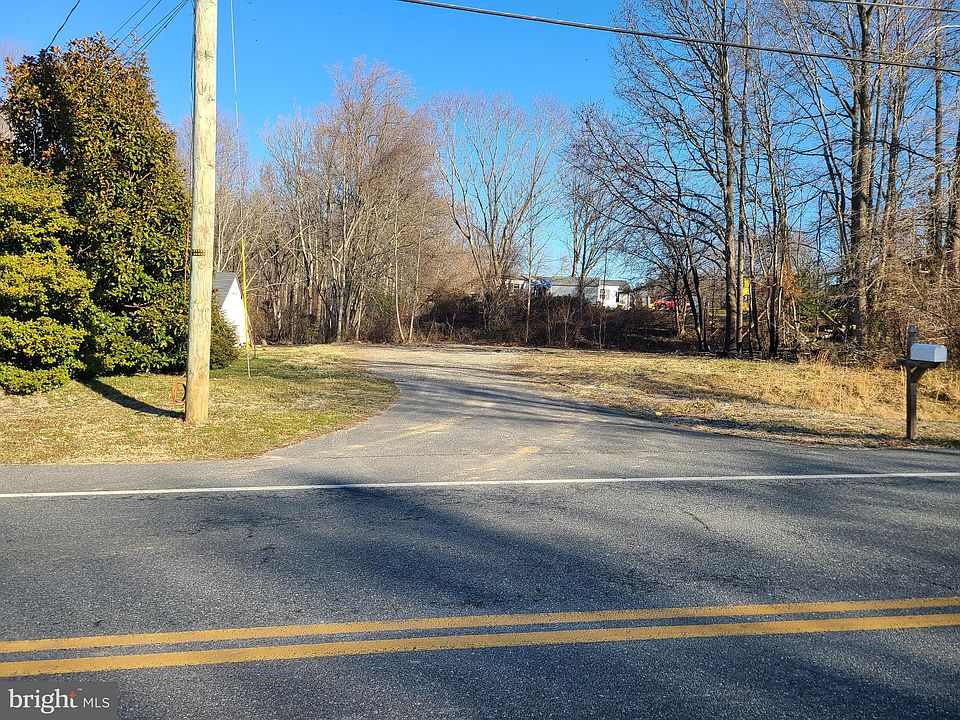 2nd image of 415 Razor Strap Rd